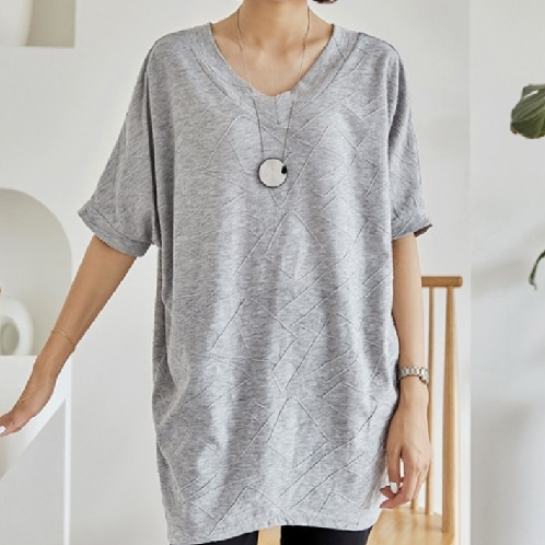 JOAMOM’s ’ Ms. Tono V neck long tee JT04542